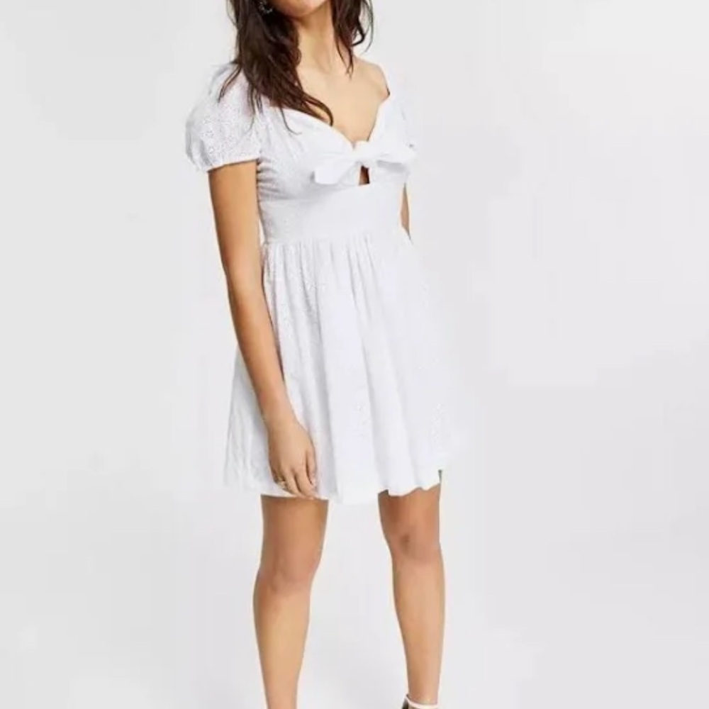 Bar Iii Women's Sweetheart Tie-neck Puff-Sleeve